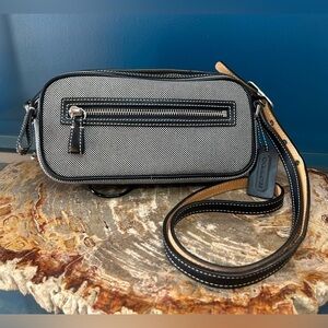 Vintage COACH East West Slim Black and White Camera Crossbody 4445